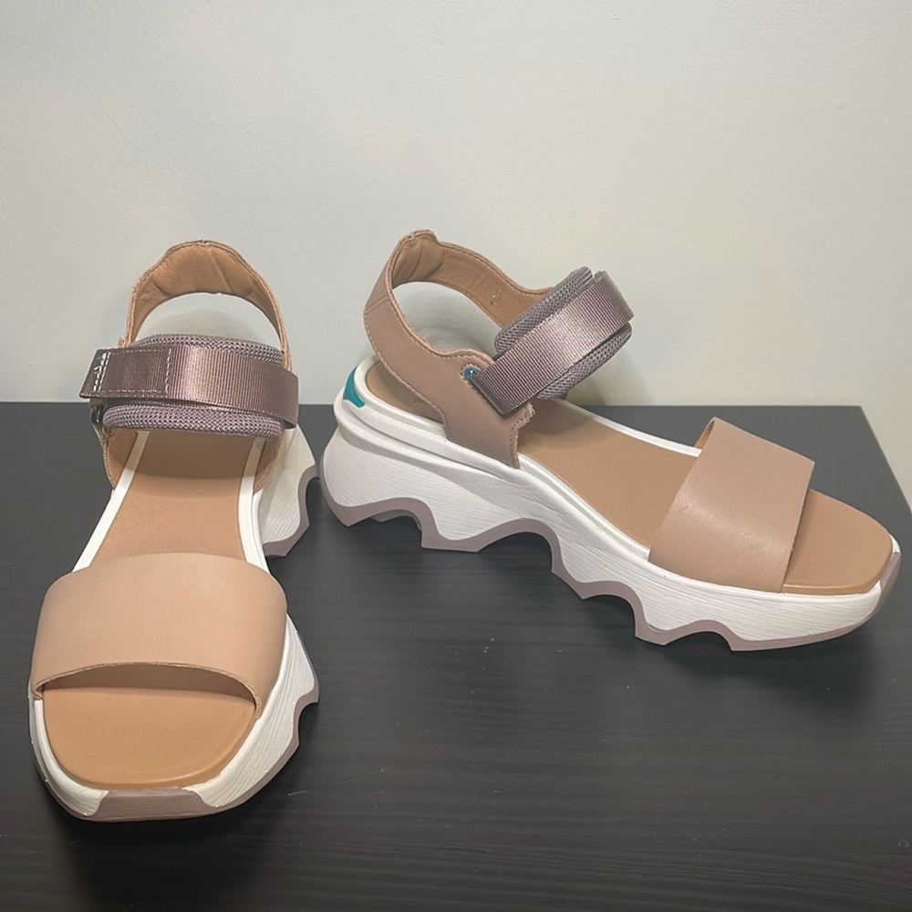 Sorel Women's Kinetic Impact Y Strap High Sandals 7.5 Honest beige/chalk